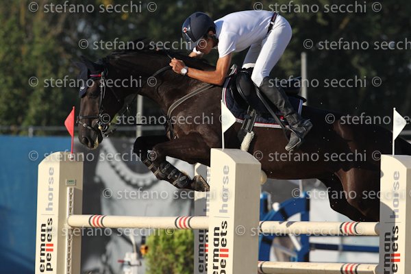 MARTINENGO_PRO UND CONTRA_ECC_2011_SS3_8069.jpg